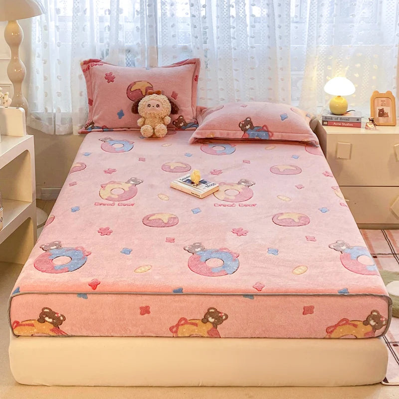 New Snowflake Velvet Fitted Sheet – Winter Warm Cartoon Print Bed Cover for Bedroom & Apartment