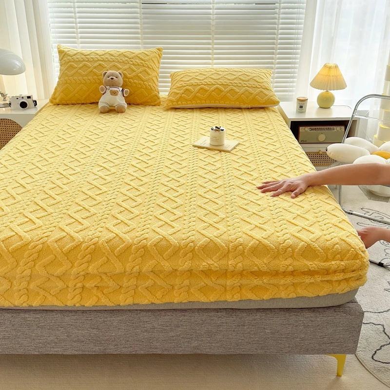 3D Embossed Velvet Bed Cover – Winter Warm Fitted Mattress Protector & Thickened Bedsheet