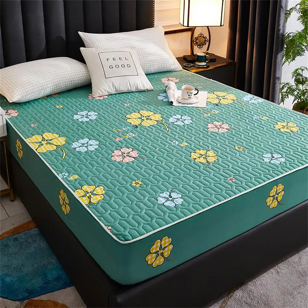 Waterproof Thickened Mattress Pad Protector – Skin-Friendly Durable Fitted Bed Sheet Cover, Latex Mat Cover (120x200 / 150x200 / 180x200)