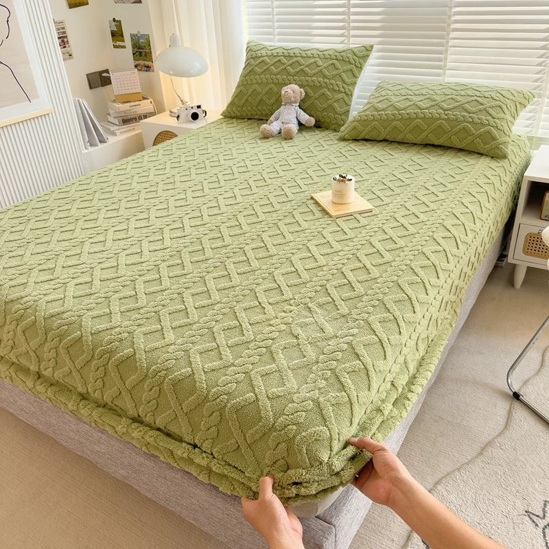 3D Embossed Velvet Bed Cover – Winter Warm Fitted Mattress Protector & Thickened Bedsheet