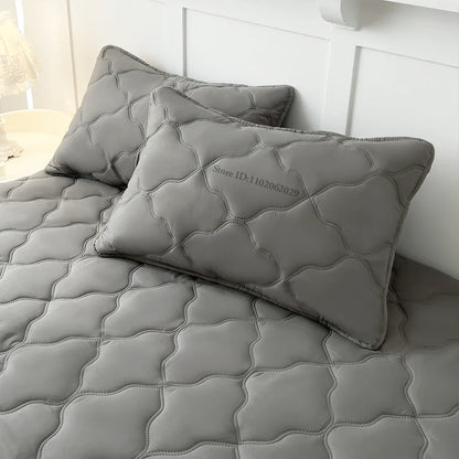 Waterproof Fitted Bed Sheets – Soft Microfiber Mattress Pads, Breathable Bedspread Protector for Single, Double, King, Queen Sizes