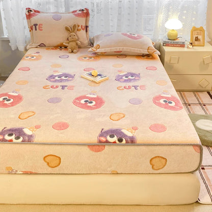 New Snowflake Velvet Fitted Sheet – Winter Warm Cartoon Print Bed Cover for Bedroom & Apartment