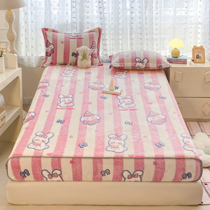 New Snowflake Velvet Fitted Sheet – Winter Warm Cartoon Print Bed Cover for Bedroom & Apartment